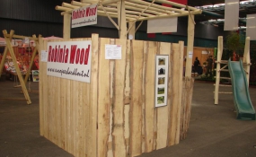 Beurs Utrecht, met tuinschermen, robuuste pergola in Robinia rondhout en speeltoestel (3)