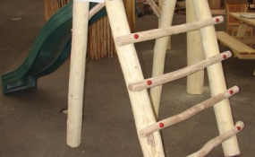 Beurs Utrecht, met tuinschermen, robuuste pergola in Robinia rondhout en speeltoestel (5)