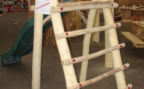 Beurs Utrecht, met tuinschermen, robuuste pergola in Robinia rondhout en speeltoestel (6)